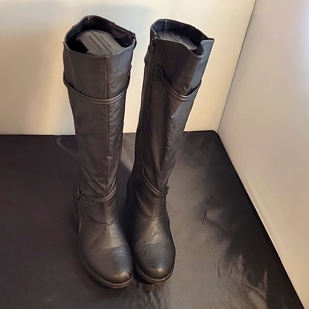 JOURNEE COLLECTION WOMEN"S LEATHER OVER THE KNEE LENGTH ZIP CLOSURE LONG BOOT